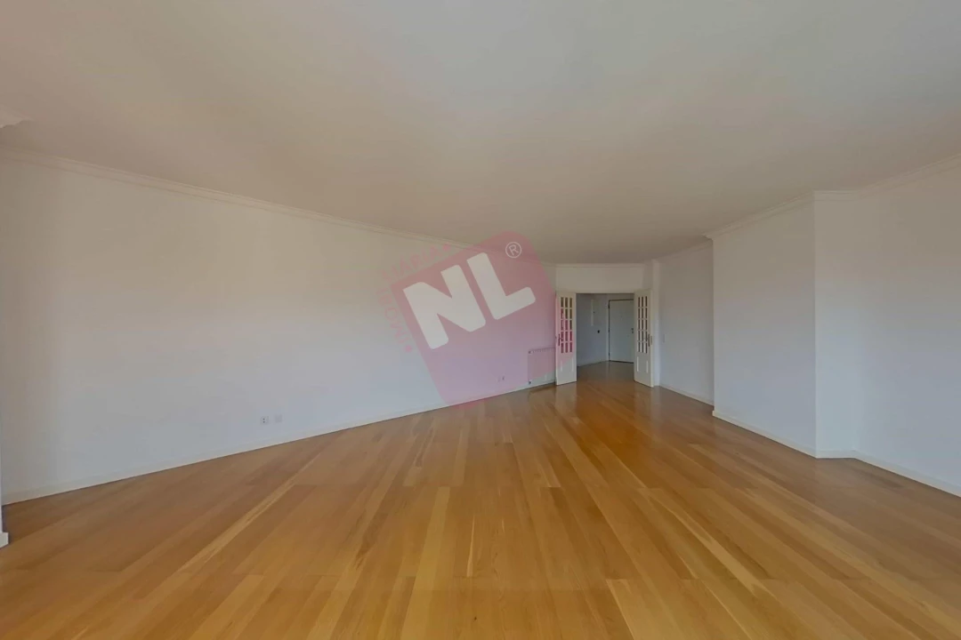 Apartamento T3 para Arrendamento em Carcavelos e Parede Foto 14