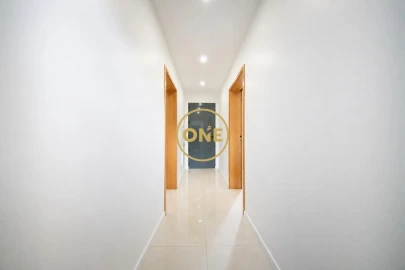 Moradia T2 para Venda em Rabo de Peixe