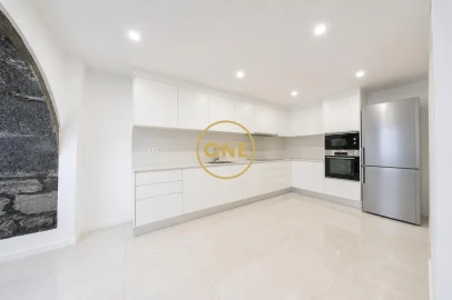 Moradia T2 para Venda em Rabo de Peixe