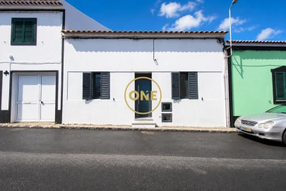 Moradia T2 para Venda em Rabo de Peixe