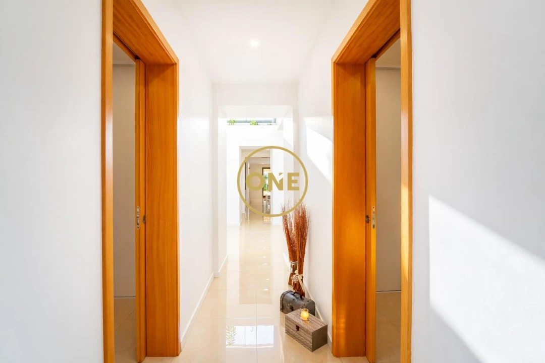 Moradia T2 para Venda em Rabo de Peixe Foto 2