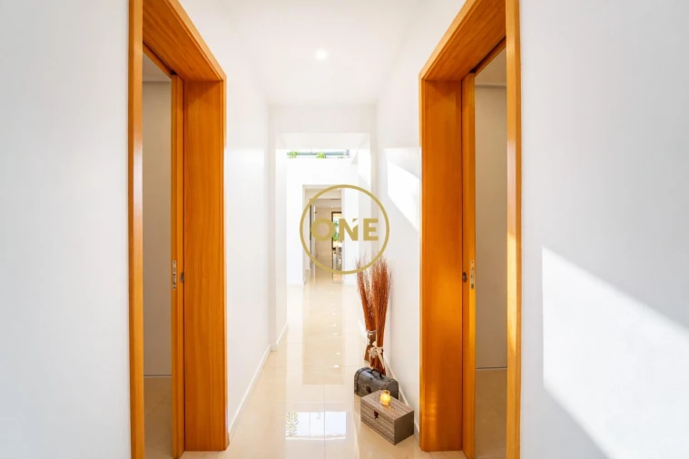 Moradia T2 para Venda em Rabo de Peixe Foto 2