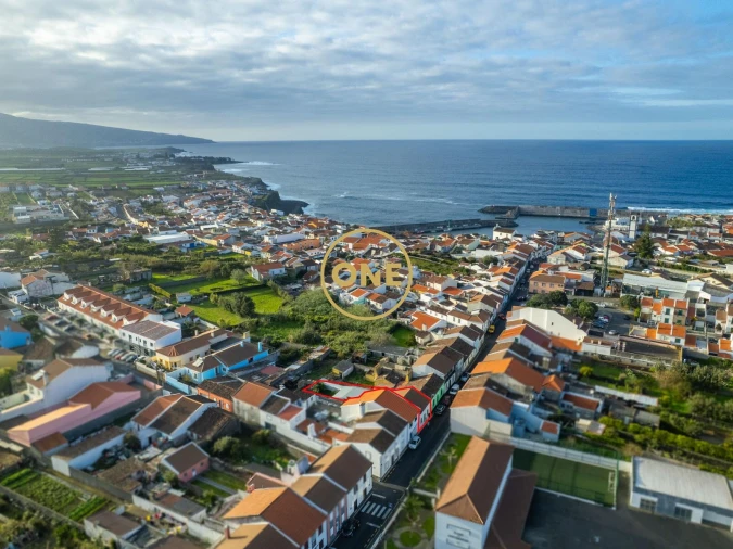 Moradia T2 para Venda em Rabo de Peixe Foto 22