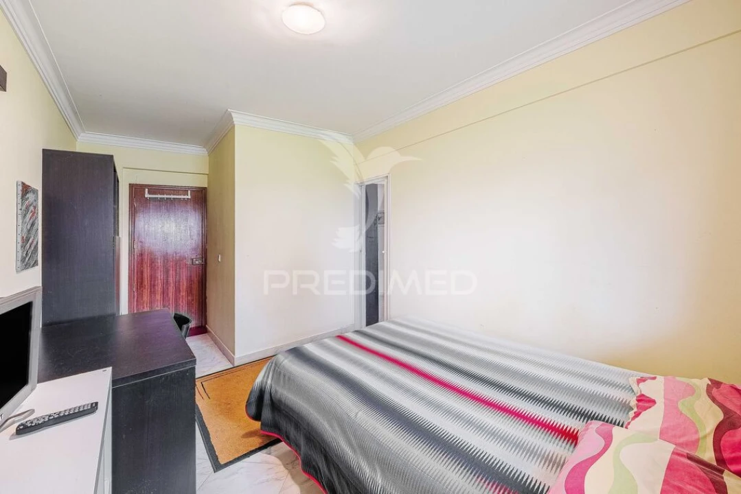 Apartamento T2 para Venda em Massamá e Monte Abraão Foto 10