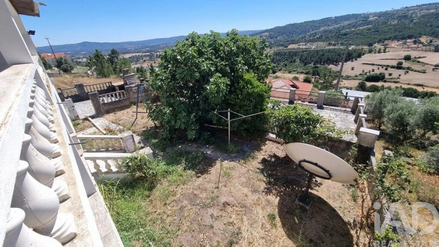 Moradia T5 para Venda em Rapa e Cadafaz Foto 29