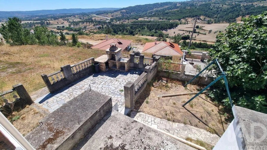 Moradia T5 para Venda em Rapa e Cadafaz Foto 31