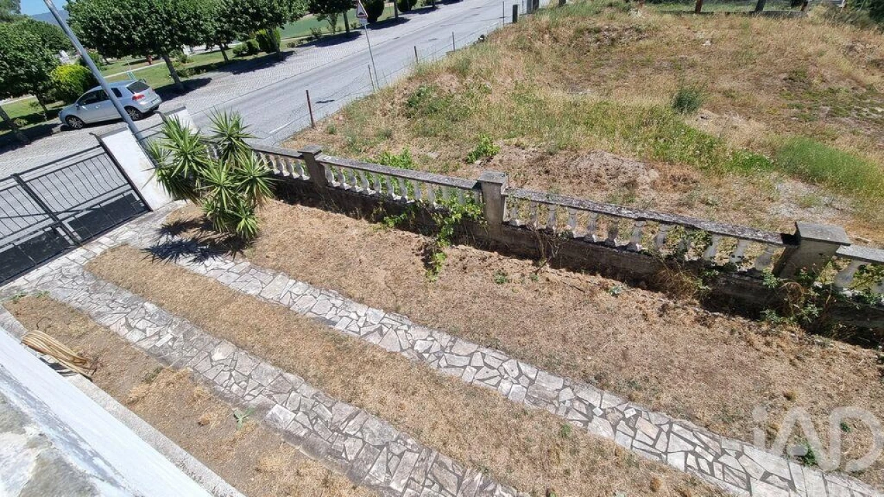 Moradia T5 para Venda em Rapa e Cadafaz Foto 33