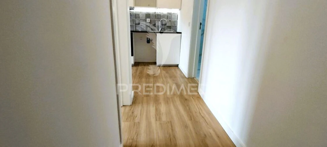 Apartamento T1 para Venda em Vila Franca de Xira Foto 7