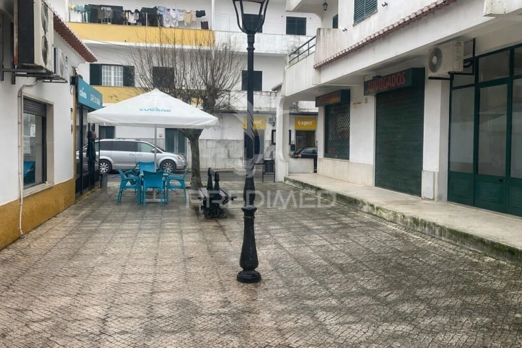 Loja para Venda em Salvaterra de Magos e Foros de Salvaterra Foto 1