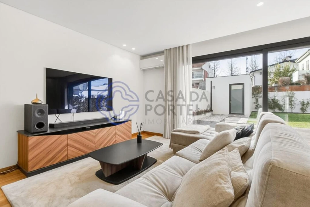 Moradia T3 para Venda em Cidade da Maia Foto 3