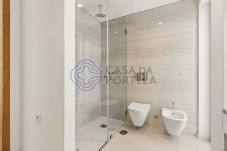 Moradia T3 para Venda em Cidade da Maia Foto 16