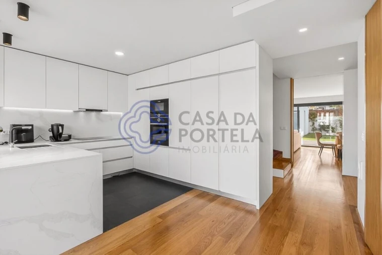 Moradia T3 para Venda em Cidade da Maia Foto 6