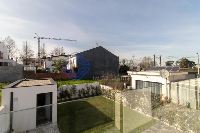 Moradia T3 para Venda em Cidade da Maia Foto 28