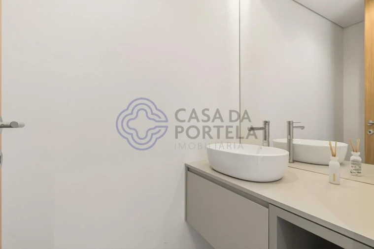 Moradia T3 para Venda em Cidade da Maia Foto 23