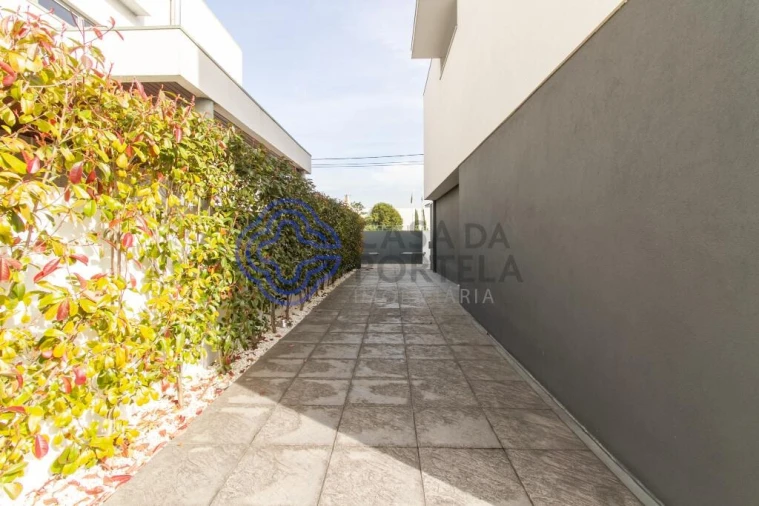 Moradia T3 para Venda em Cidade da Maia Foto 26