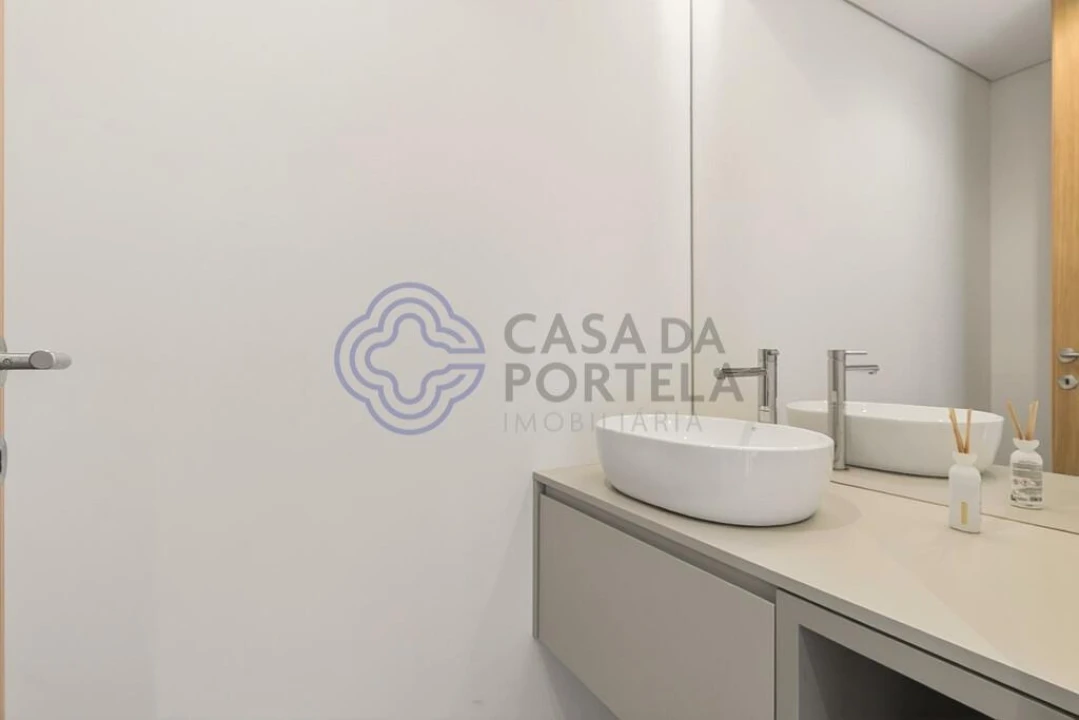 Moradia T3 para Venda em Cidade da Maia Foto 23