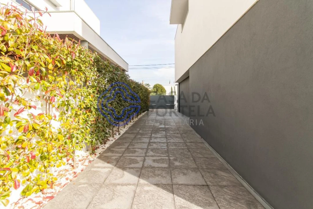 Moradia T3 para Venda em Cidade da Maia Foto 26