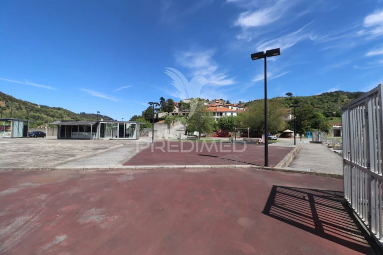 Moradia T1 para Venda em Freigil e Miomães Foto 7