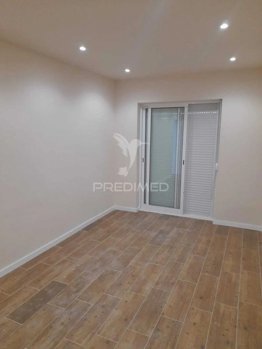 Apartamento T4 para Venda em Barreiro e Lavradio Foto 6