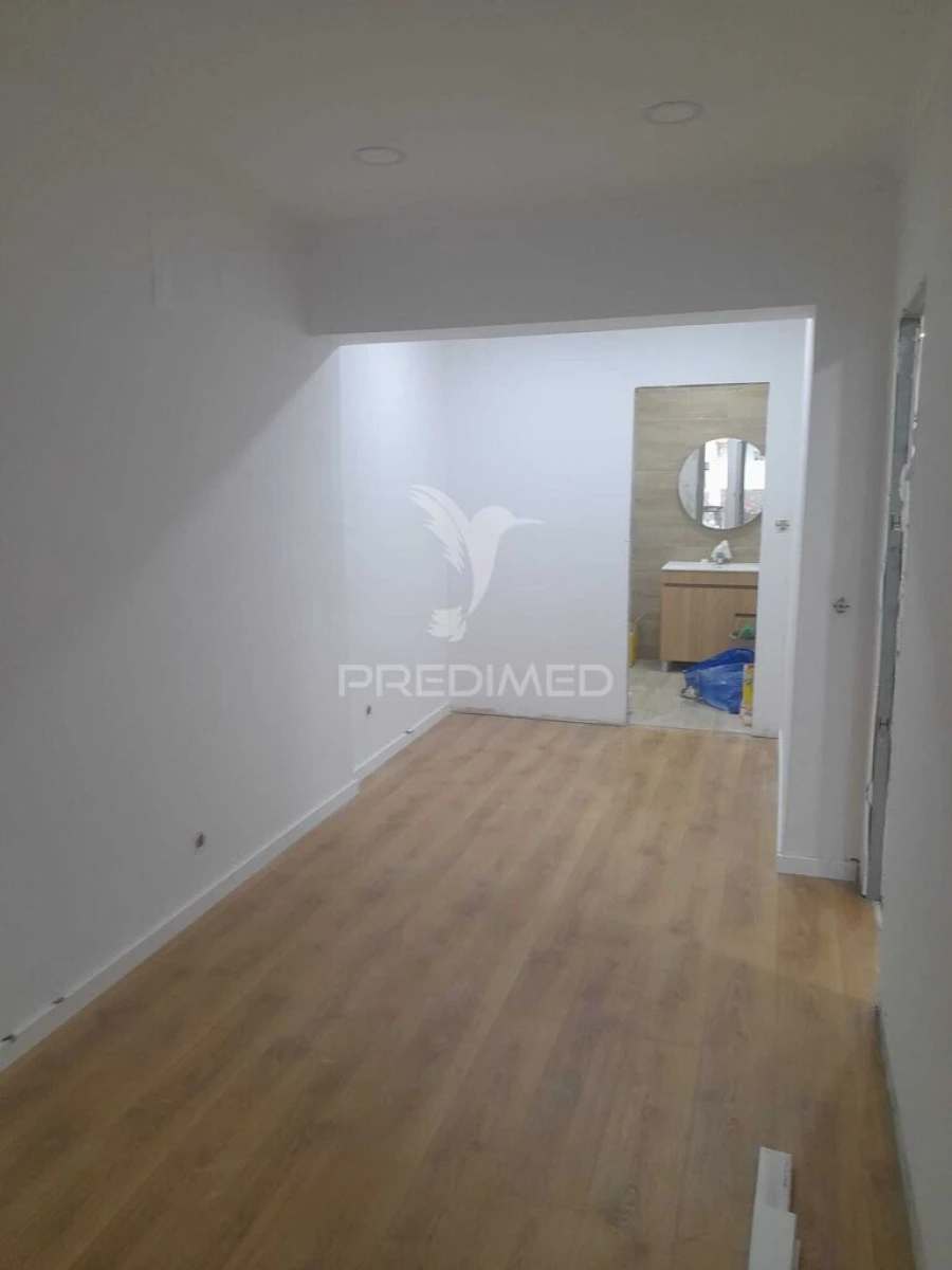 Apartamento T4 para Venda em Barreiro e Lavradio Foto 2