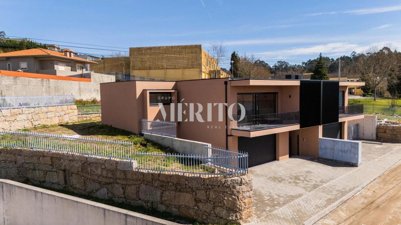 Moradia T3 para Venda em Abação e Gémeos Foto 2