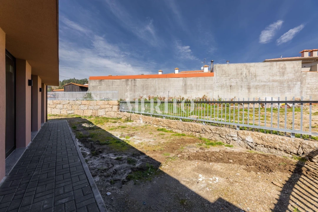 Moradia T3 para Venda em Abação e Gémeos Foto 26