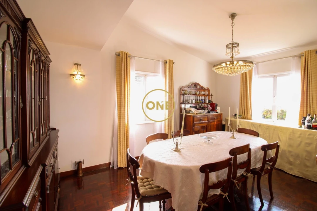 Moradia T4 para Venda em Caniço Foto 9