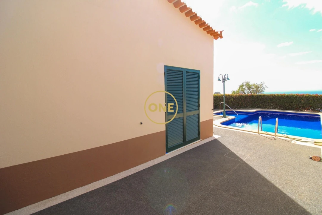 Moradia T4 para Venda em Caniço Foto 47