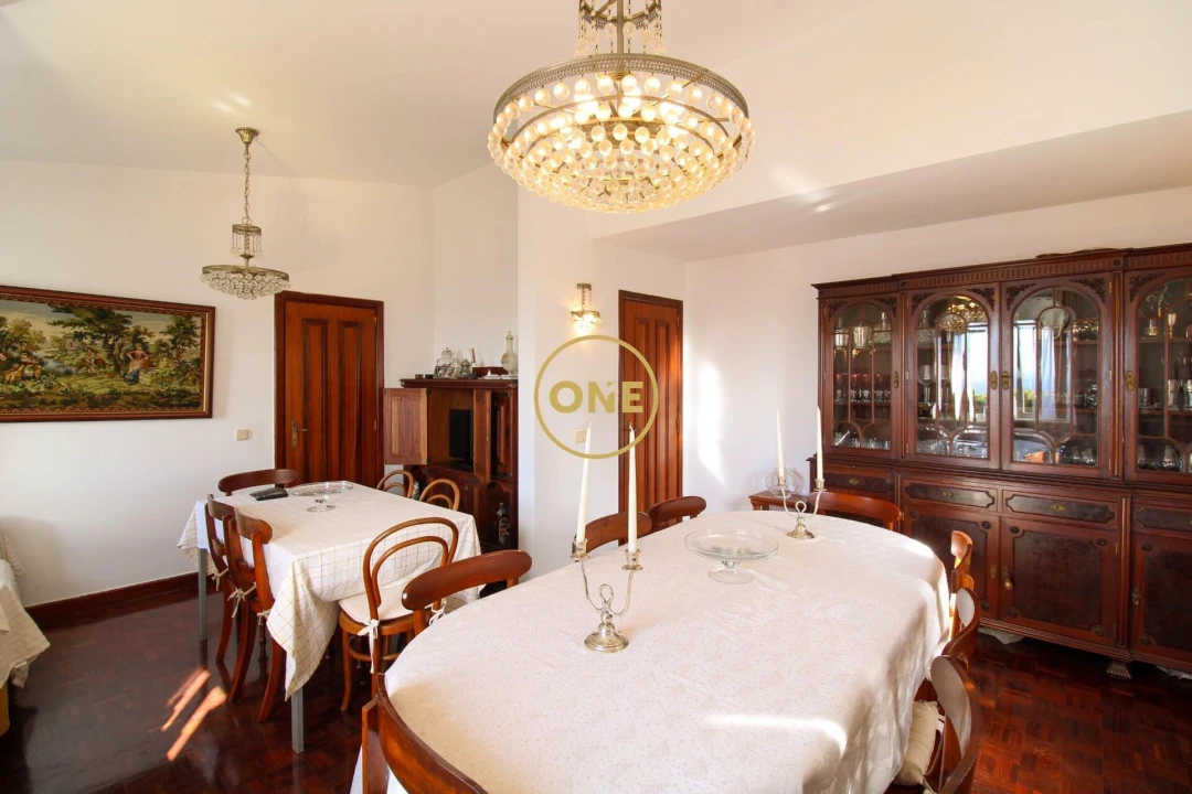 Moradia T4 para Venda em Caniço Foto 11