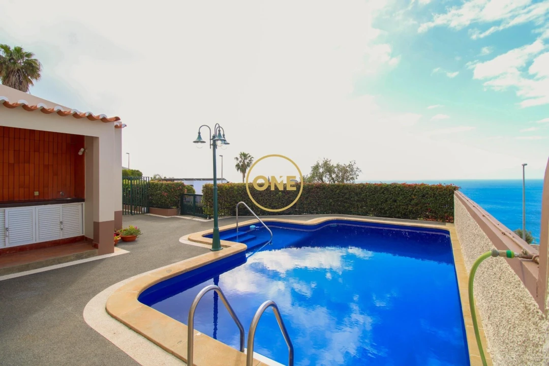 Moradia T4 para Venda em Caniço Foto 48