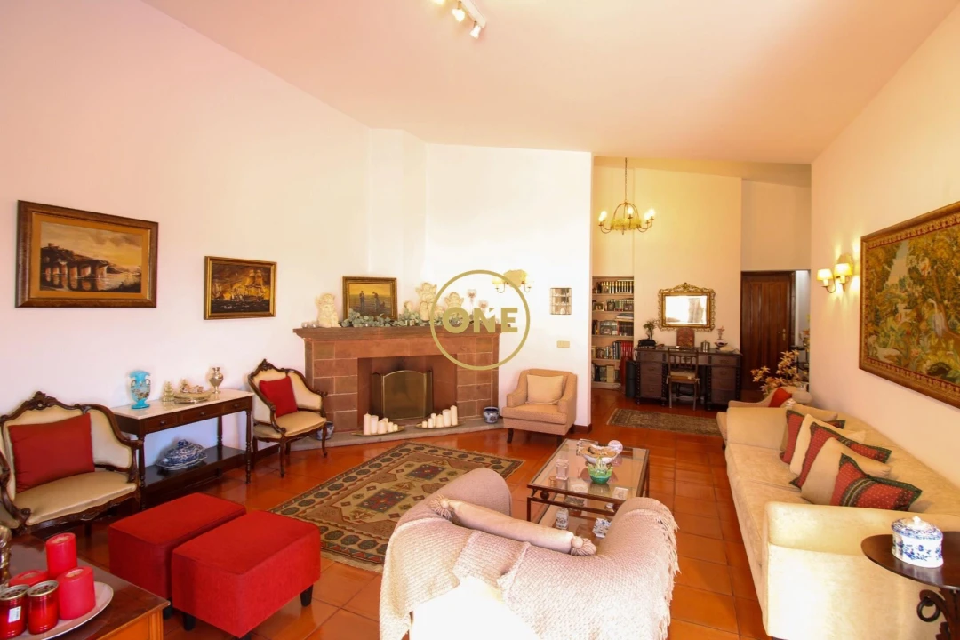 Moradia T4 para Venda em Caniço Foto 4