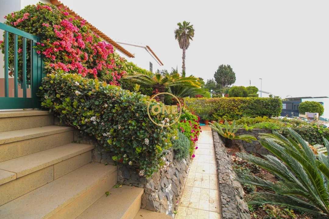 Moradia T4 para Venda em Caniço Foto 61