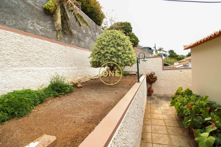 Moradia T4 para Venda em Caniço Foto 55