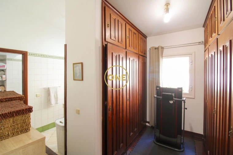 Moradia T4 para Venda em Caniço Foto 27