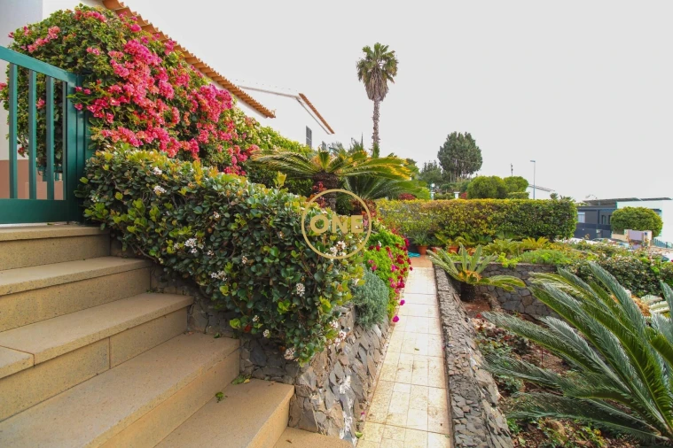 Moradia T4 para Venda em Caniço Foto 61