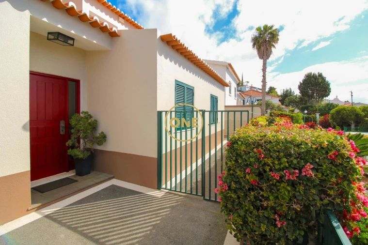 Moradia T4 para Venda em Caniço Foto 46