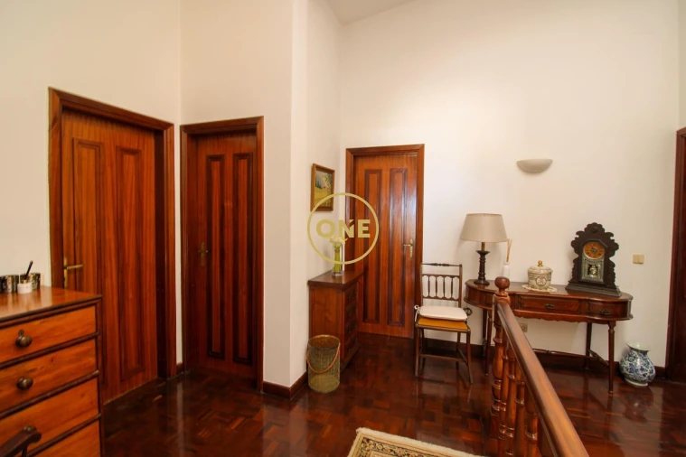 Moradia T4 para Venda em Caniço Foto 31