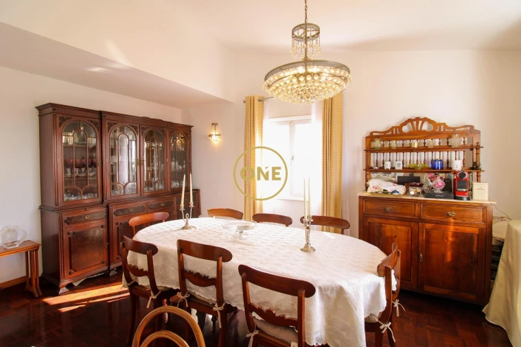 Moradia T4 para Venda em Caniço Foto 12