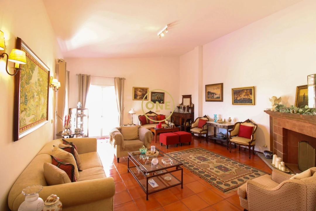 Moradia T4 para Venda em Caniço Foto 3