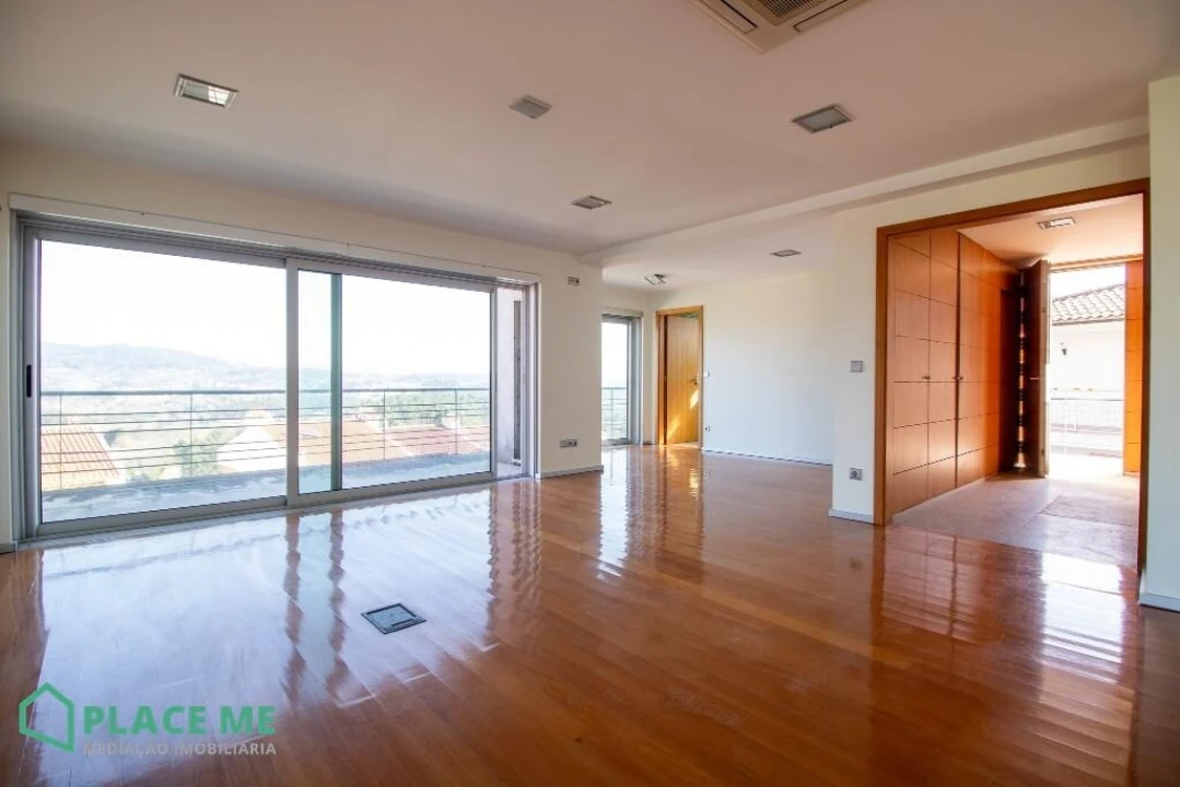 Moradia T3 para Venda em Vila Verde e Barbudo Foto 11