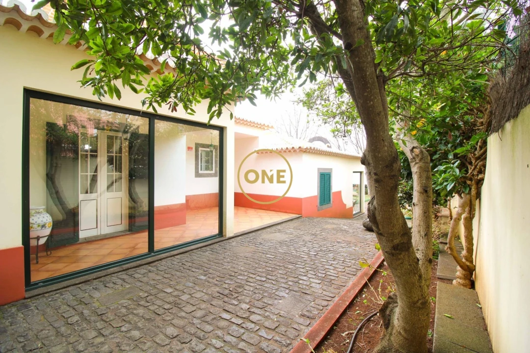 Moradia T5 para Venda em Canhas Foto 49