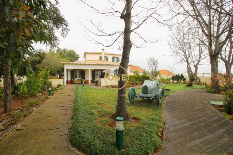 Moradia T5 para Venda em Canhas Foto 43