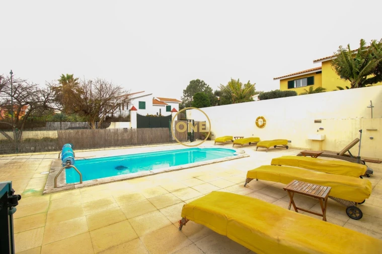 Moradia T5 para Venda em Canhas Foto 37