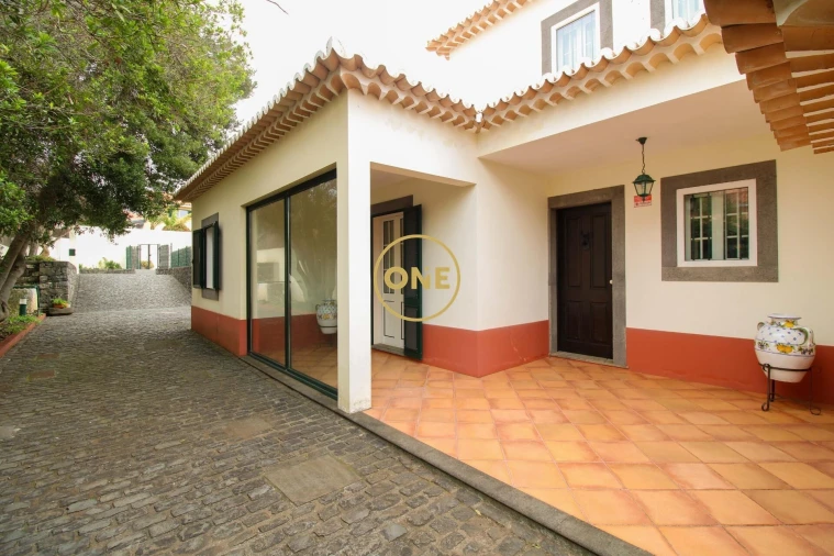 Moradia T5 para Venda em Canhas Foto 50