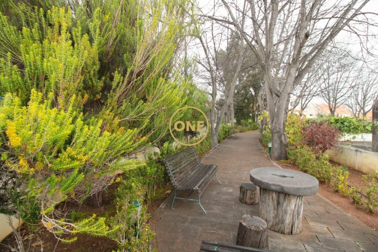 Moradia T5 para Venda em Canhas Foto 54