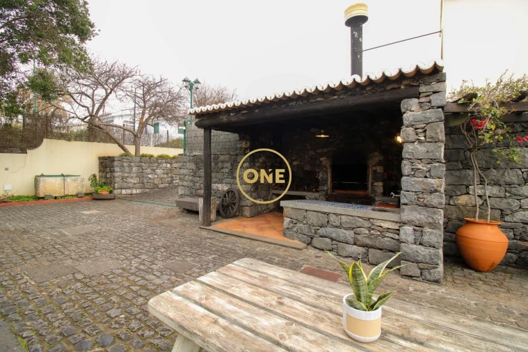 Moradia T5 para Venda em Canhas Foto 46