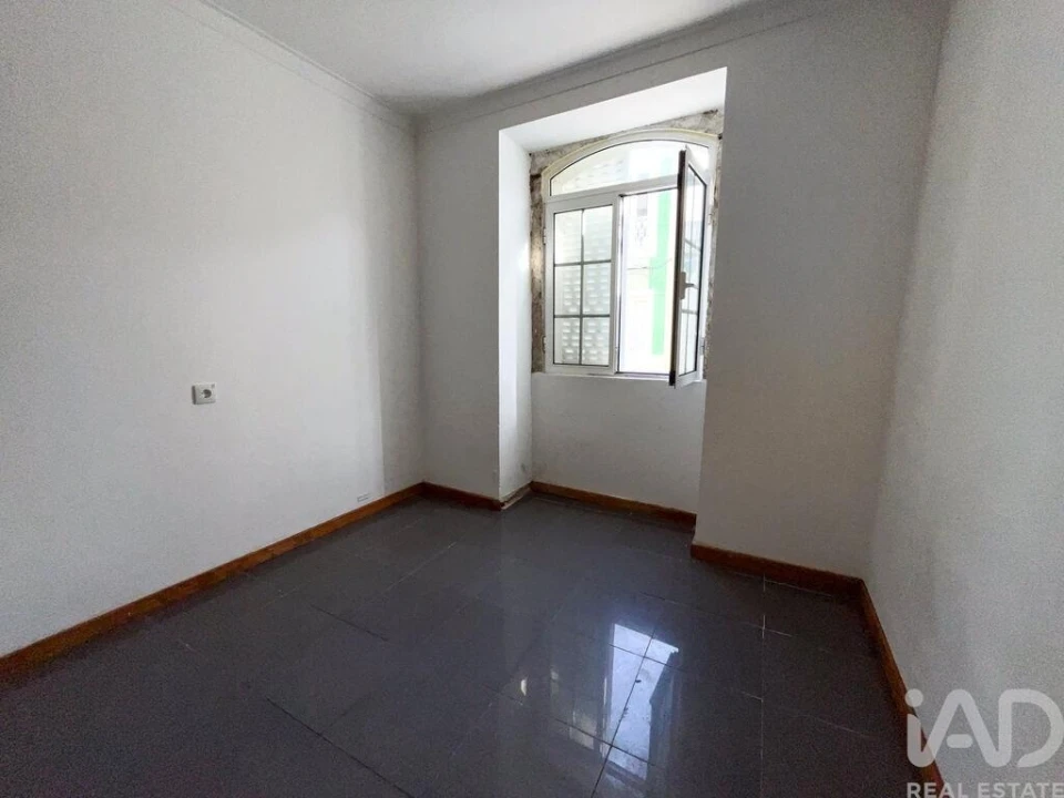 Prédio para Venda em Barreiro e Lavradio Foto 12