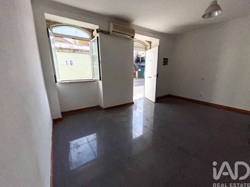 Prédio para Venda em Barreiro e Lavradio Foto 11