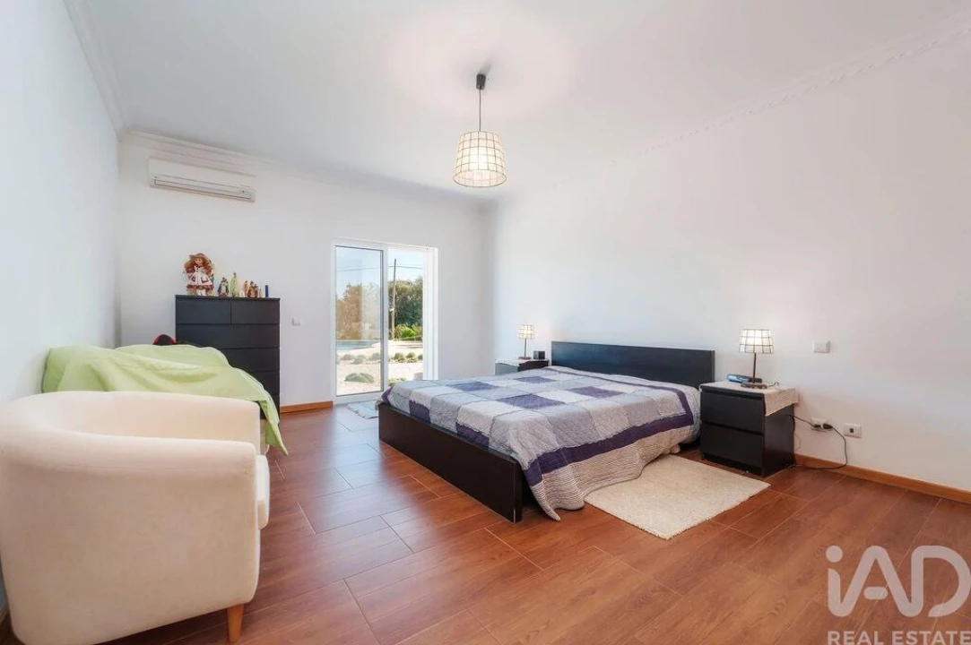 Moradia T3 para Venda em Santa Barbara de Nexe Foto 21