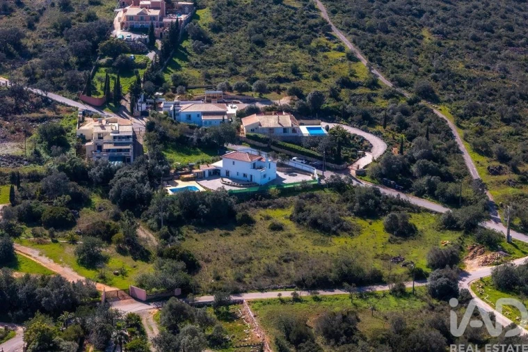 Moradia T3 para Venda em Santa Barbara de Nexe Foto 7